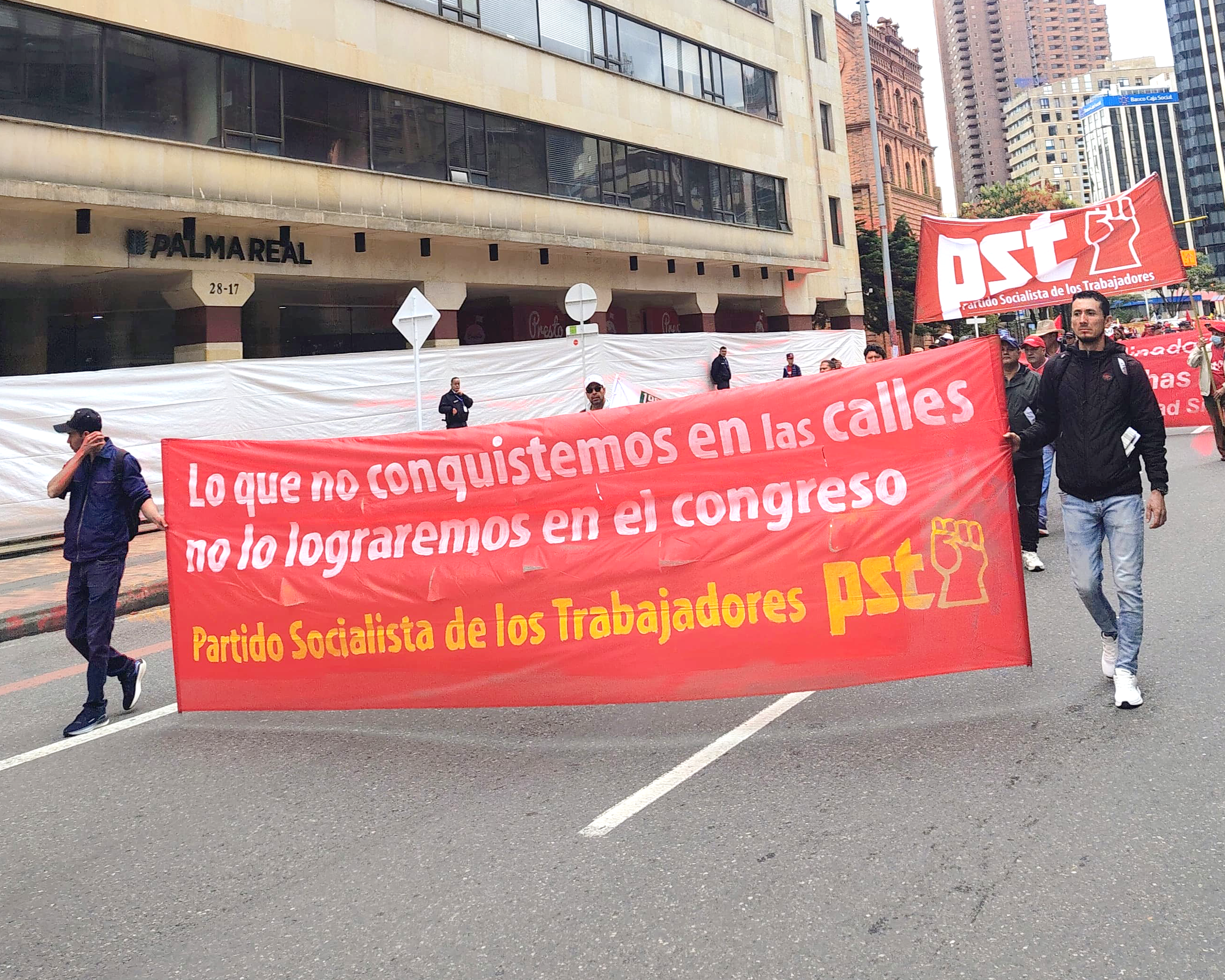 La Consulta es en las calles con un Paro Nacional